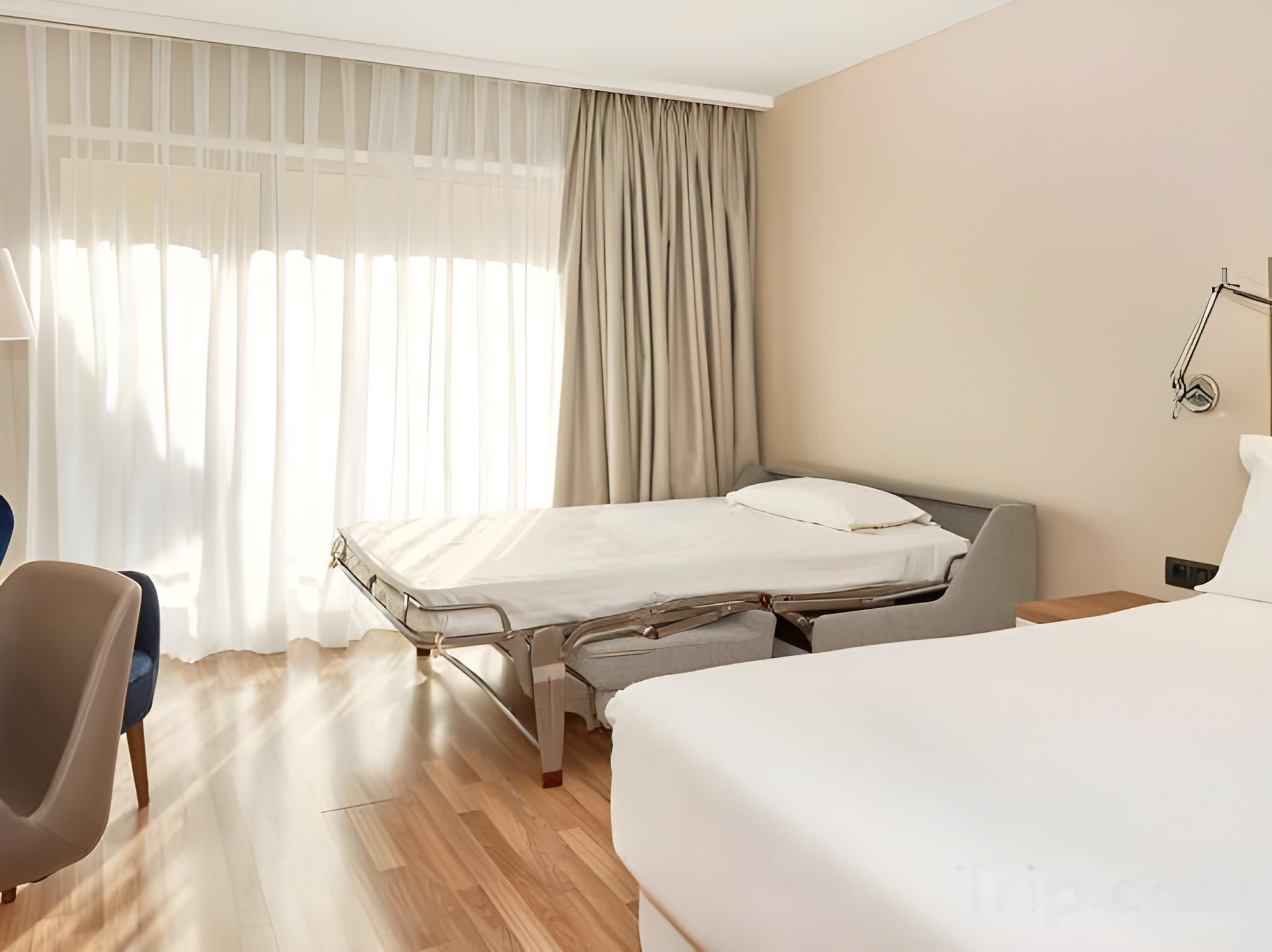 NH Andorra la Vella Standard Room 2