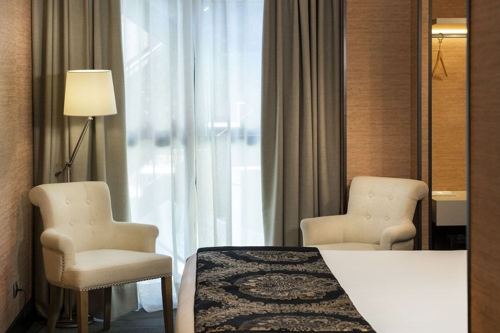 Hotel Mirador de Chamartin Deluxe Double Room 14