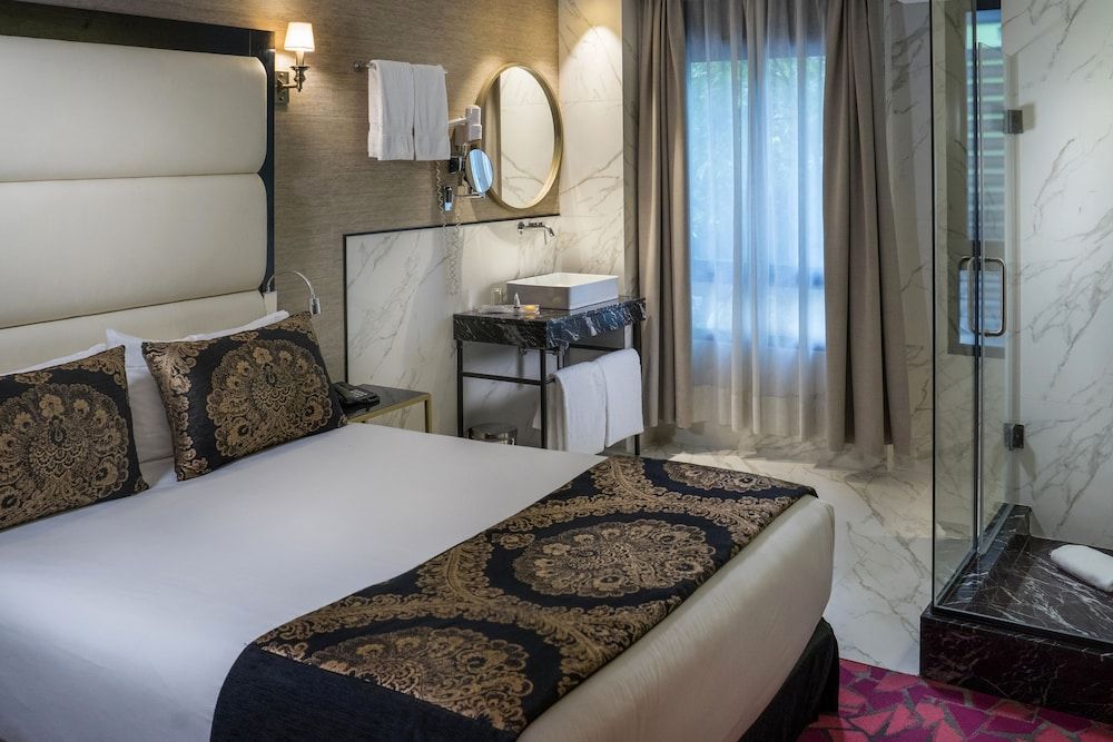 Hotel Mirador de Chamartin Deluxe Double Room 5