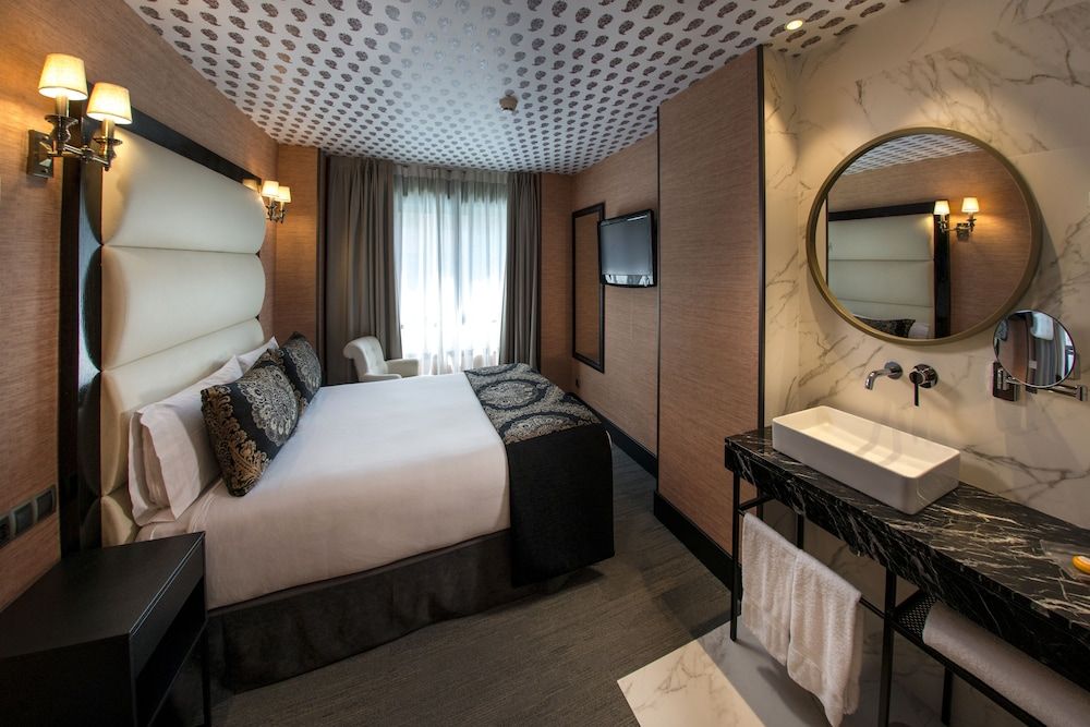 Hotel Mirador de Chamartin Deluxe Double Room