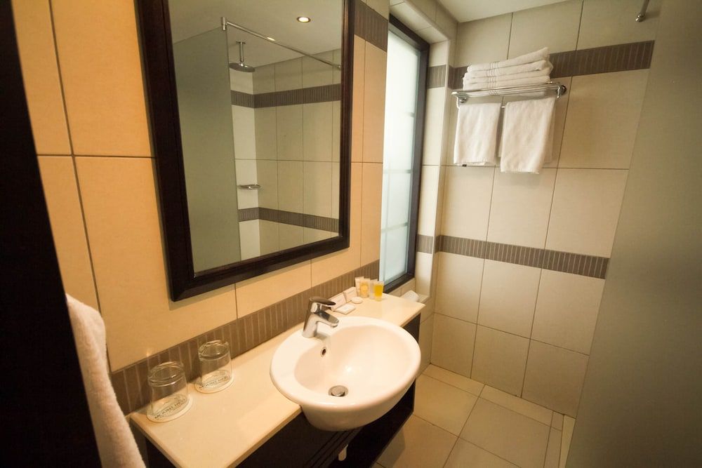 Mount Meru Hotel Junior Family Suite 7