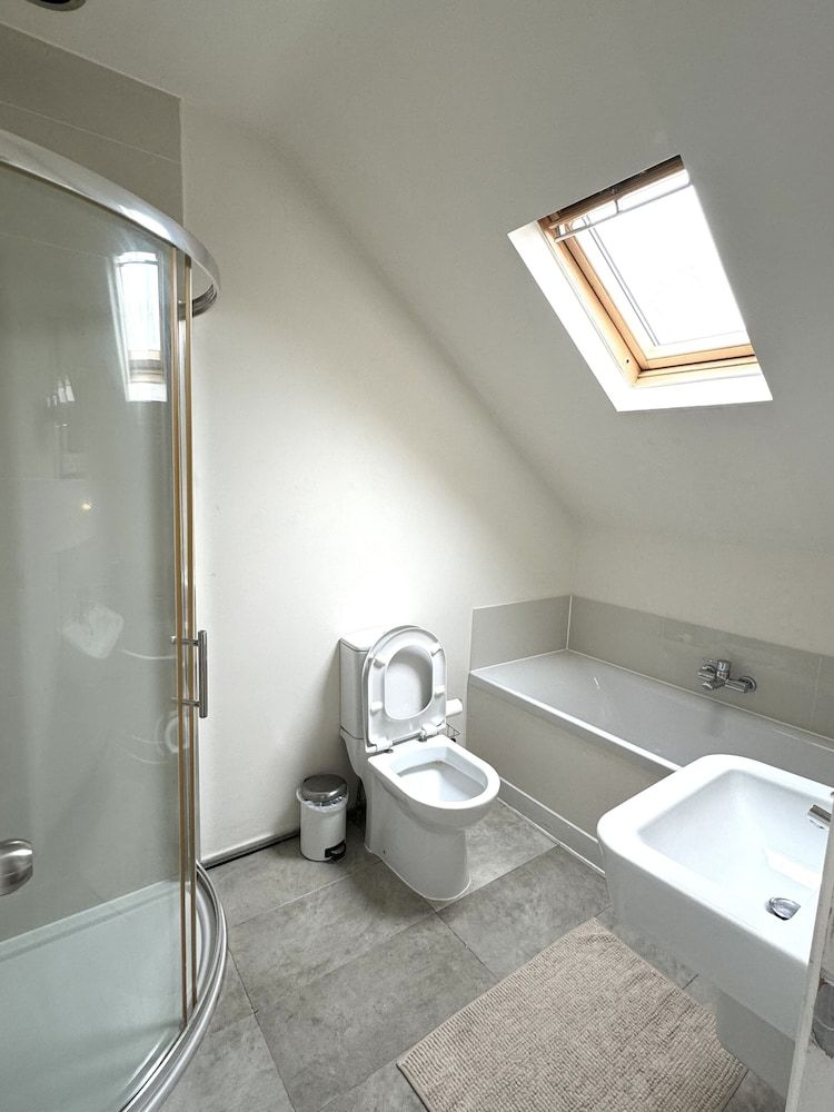 Riverside Hotel Bed and Breakfast Deluxe Suite, Ensuite 4