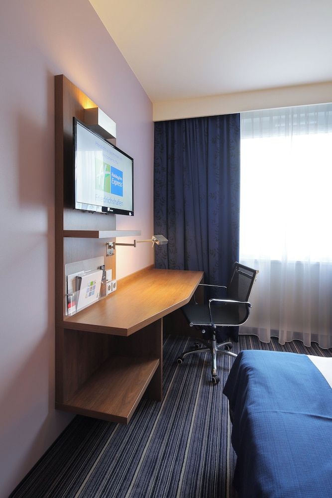 Holiday Inn Express Friedrichshafen by IHG Standard Room, 1 Queen Bed, Accessible 10