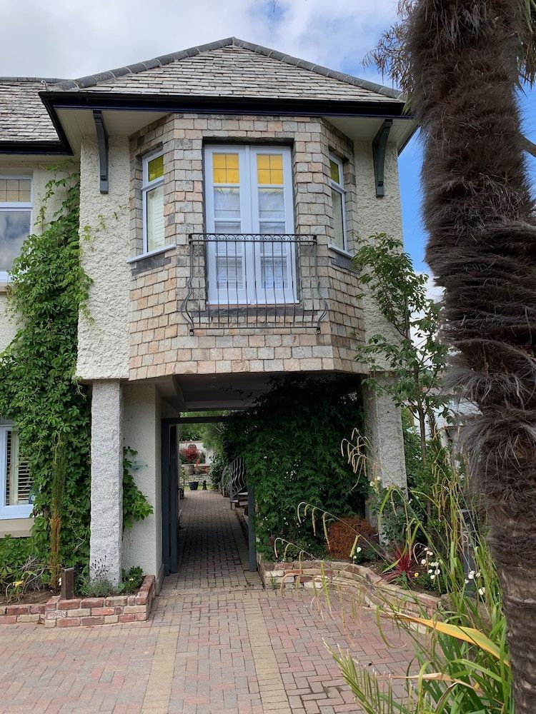 Bradleigh Lodge Deluxe Suite, Ensuite, Garden View (High Five ) 16