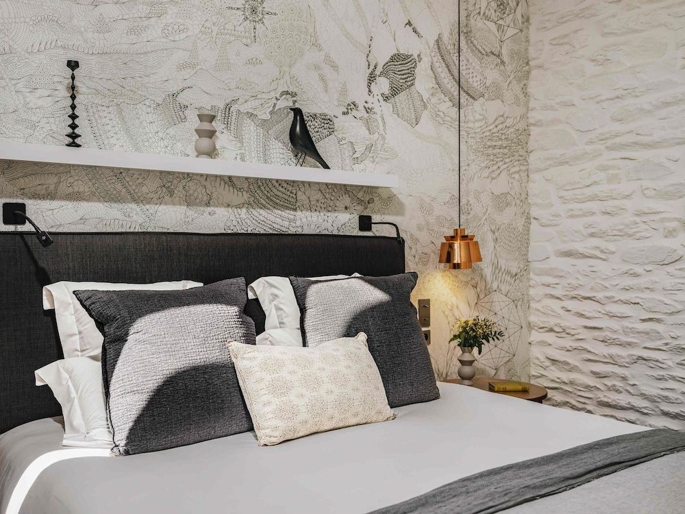 Deluxe Room with double bed or twin beds