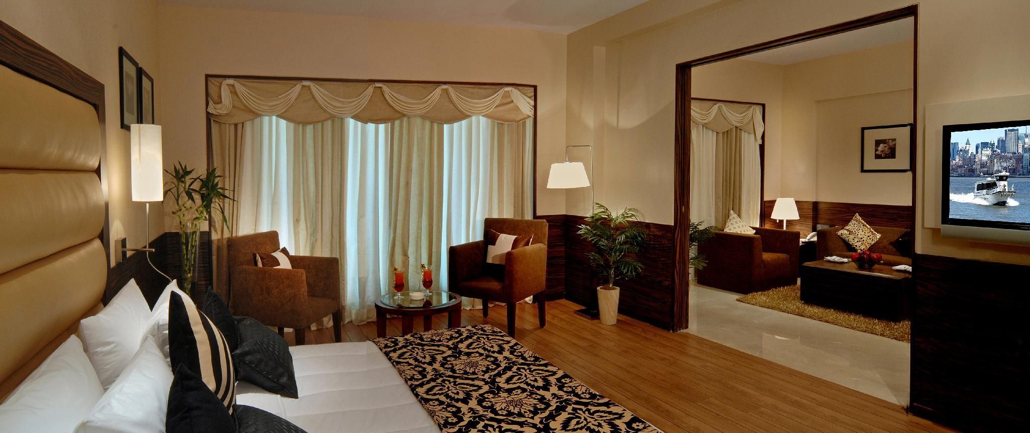 2 BEDS 1 TWIN BED