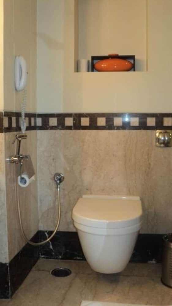 Fortune Select Exotica Navi Mumbai Deluxe Twin Room (Deluxe Twin Room) 2