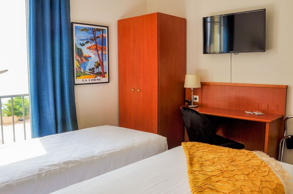 Hôtel Posta Vecchia Comfort Twin Room, Sea View 11