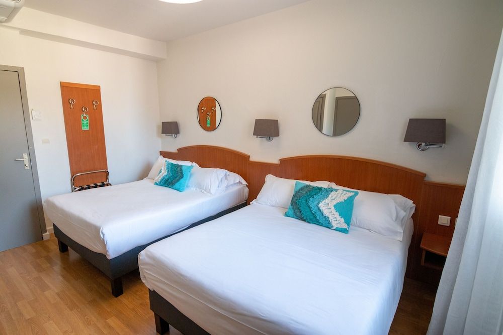 Hôtel Posta Vecchia Comfort Quadruple Room 5