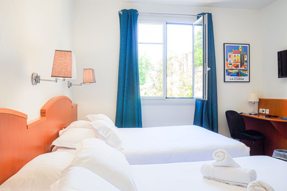 Hôtel Posta Vecchia Comfort Quadruple Room 2