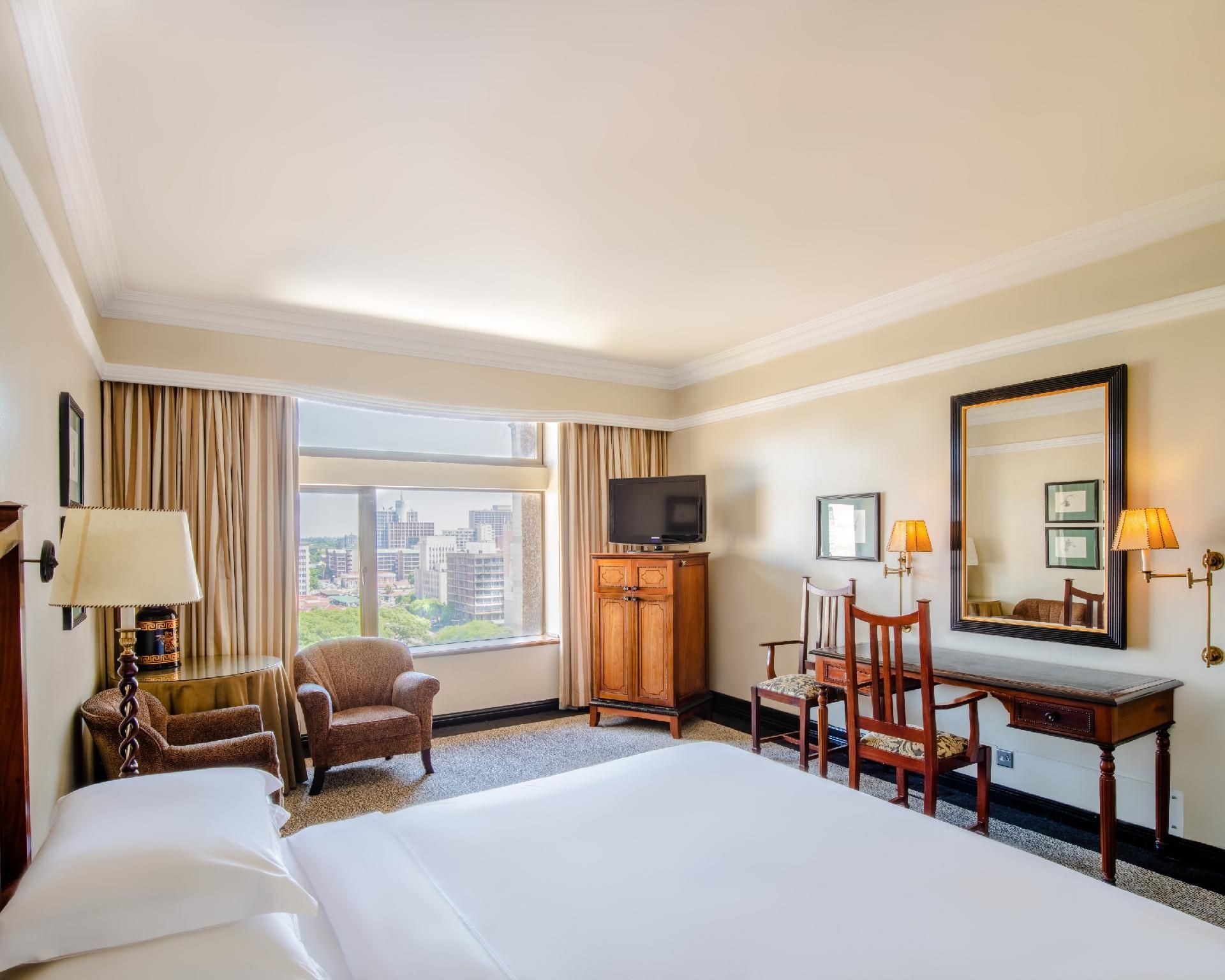 1 King Bed Park View