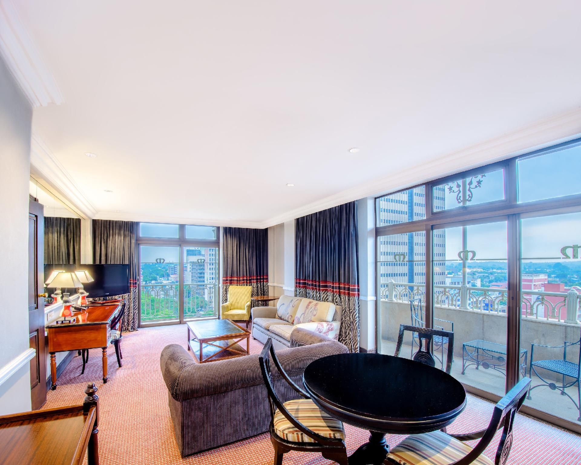 Regency Executive Corner Suite