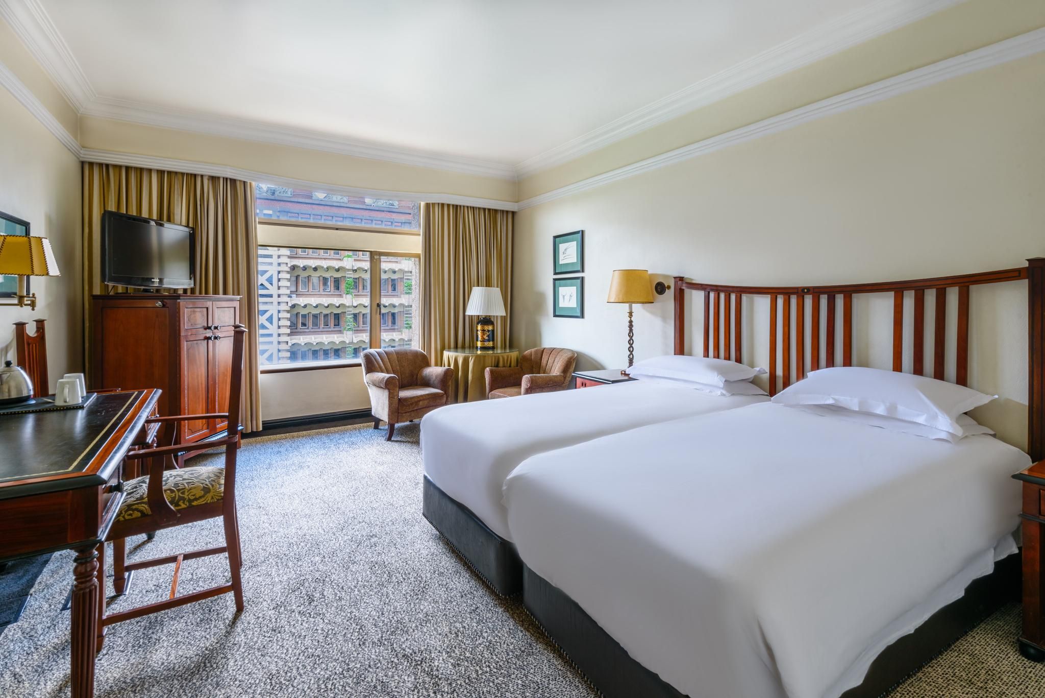 2 Twin Beds