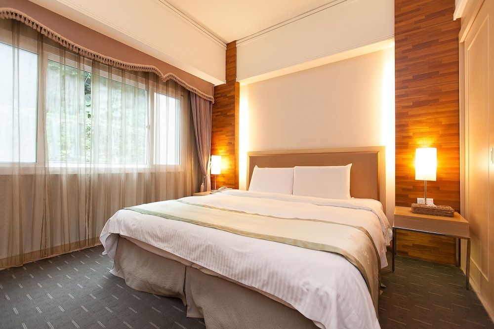 Hoya Hot Springs Resort & Spa Standard Double Room 4