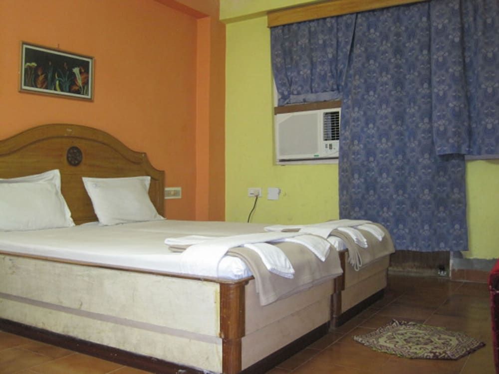Hotel Arya Palace