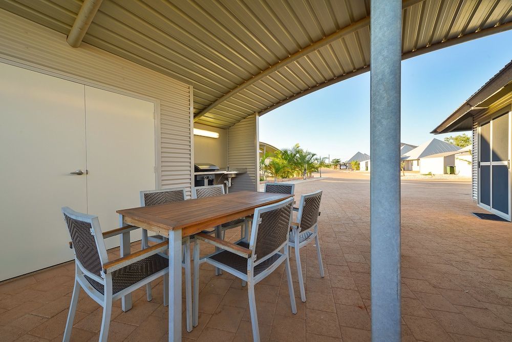 Exmouth Escape Resort Deluxe Villa 9