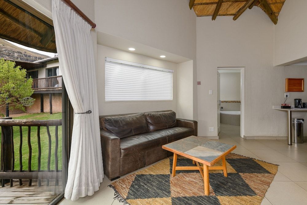 Kiara Lodge Superior Villa with Patio 4