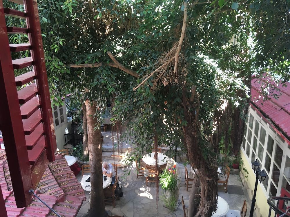 Kiniras Traditional Hotel & Restaurant Double Room 2