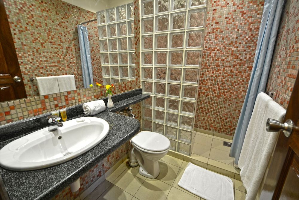 Speke Hotel Deluxe Twin Room 4