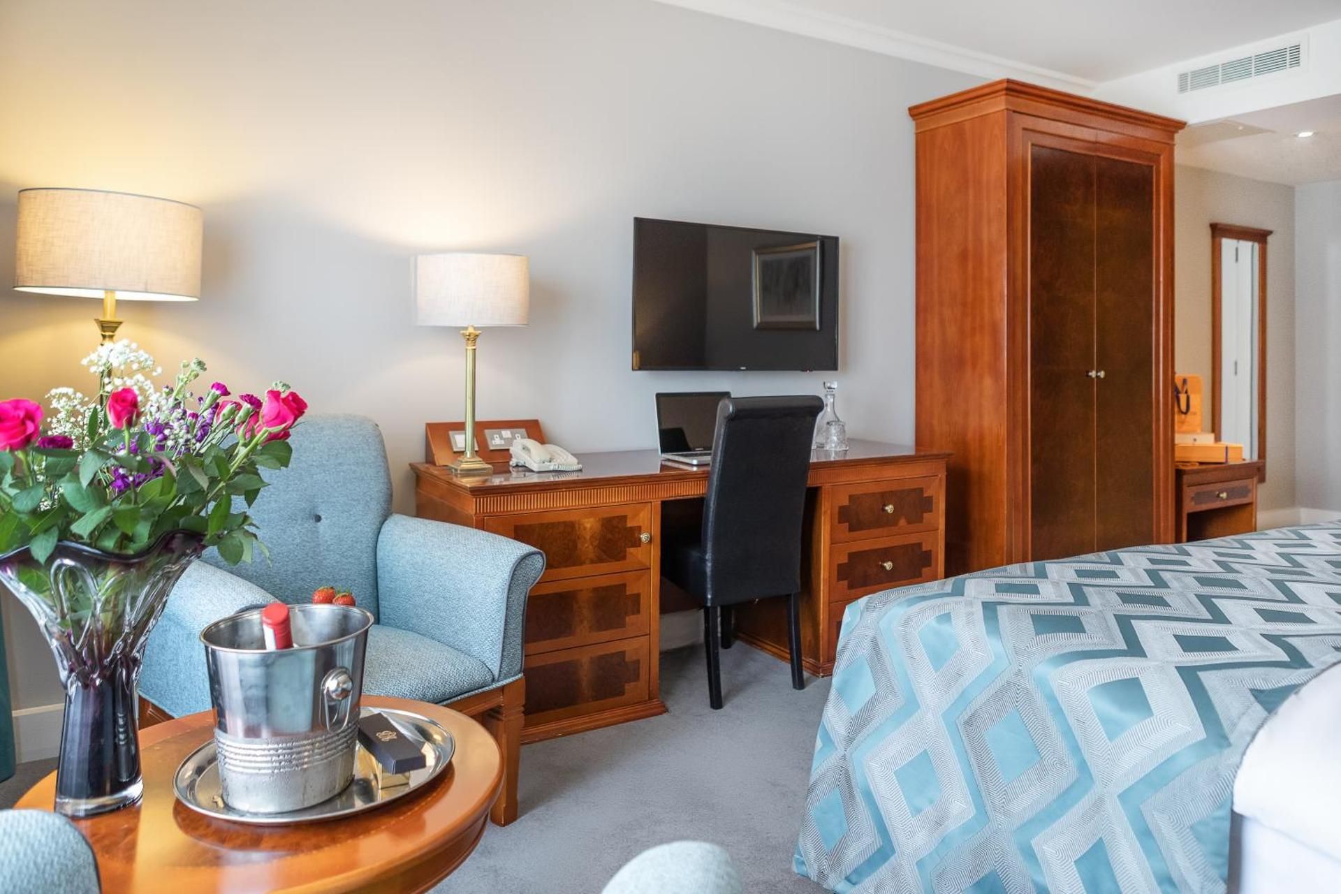 Deluxe King Room