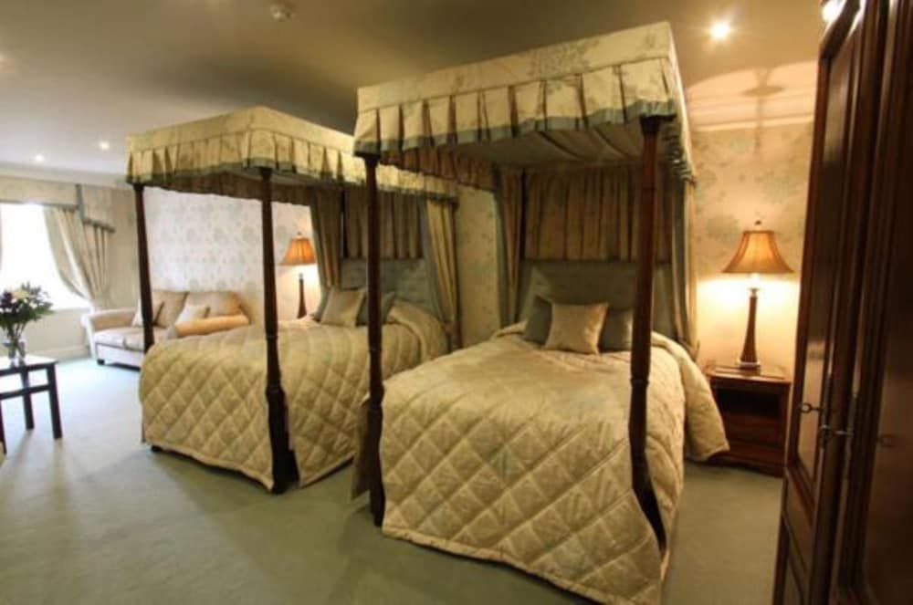 Superior Twin Room, Ensuite (Four Poster)