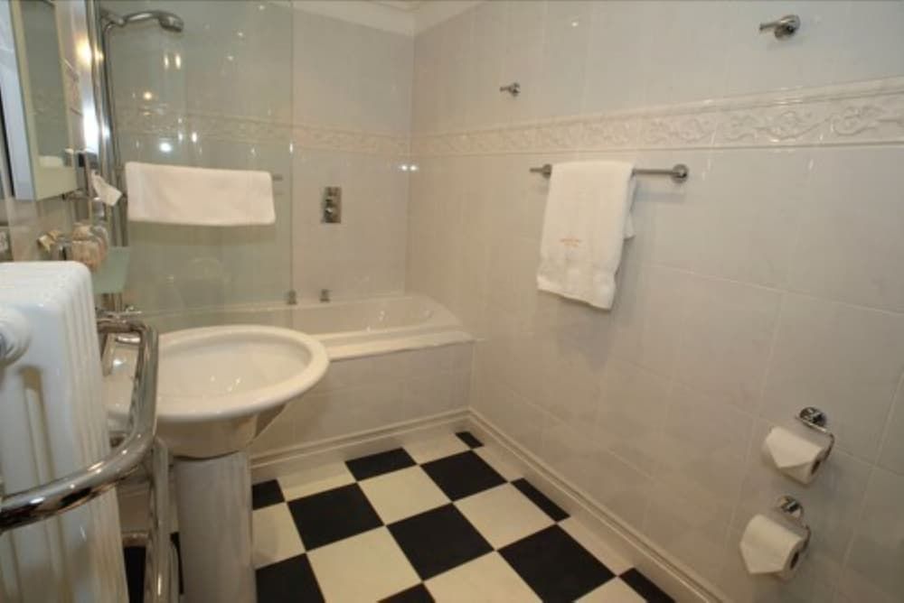 The Mansion House Hotel Standard King Room, Ensuite 8