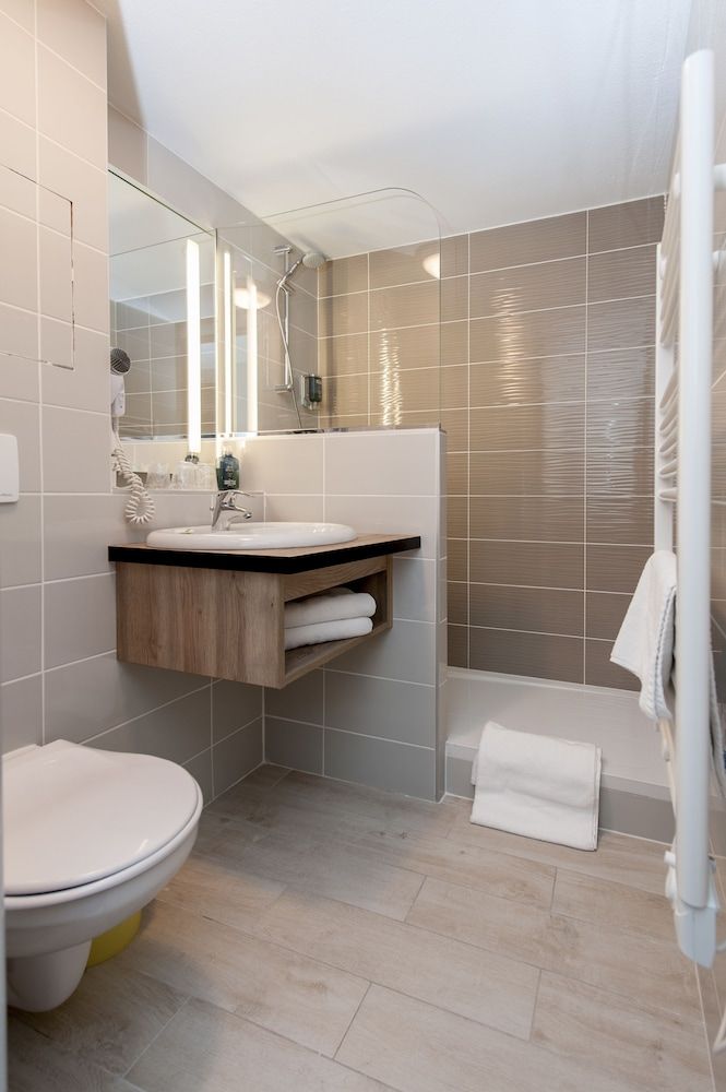 Brit Hotel Avignon Sud Premium Twin beds 3