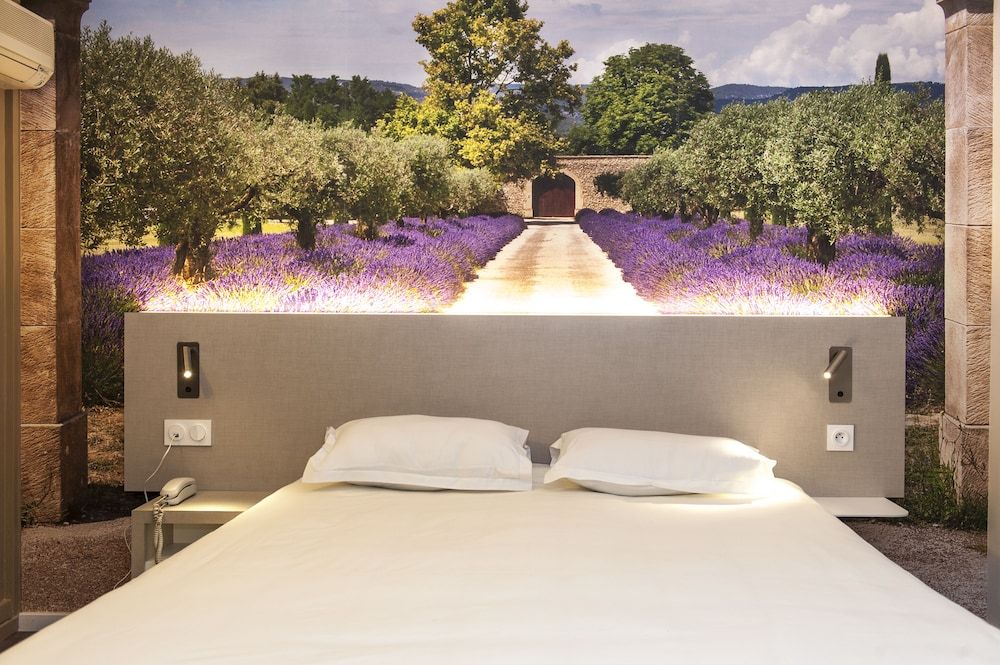 Brit Hotel Avignon Sud Comfort Double bed 2