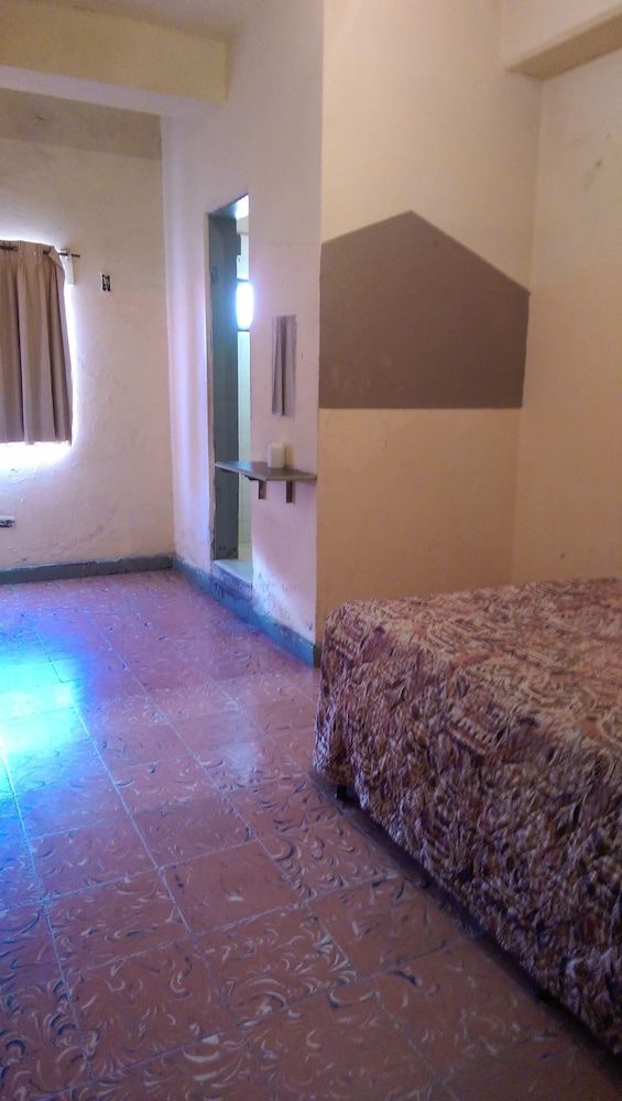 Hotel Correo Single Room 5