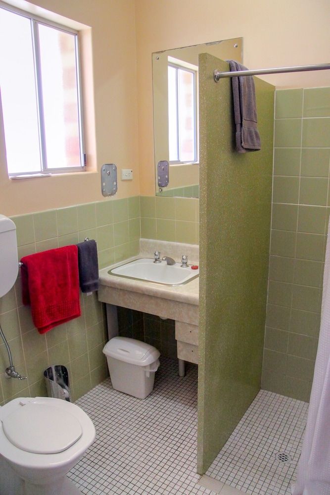 Pampas Motel Standard Room 6