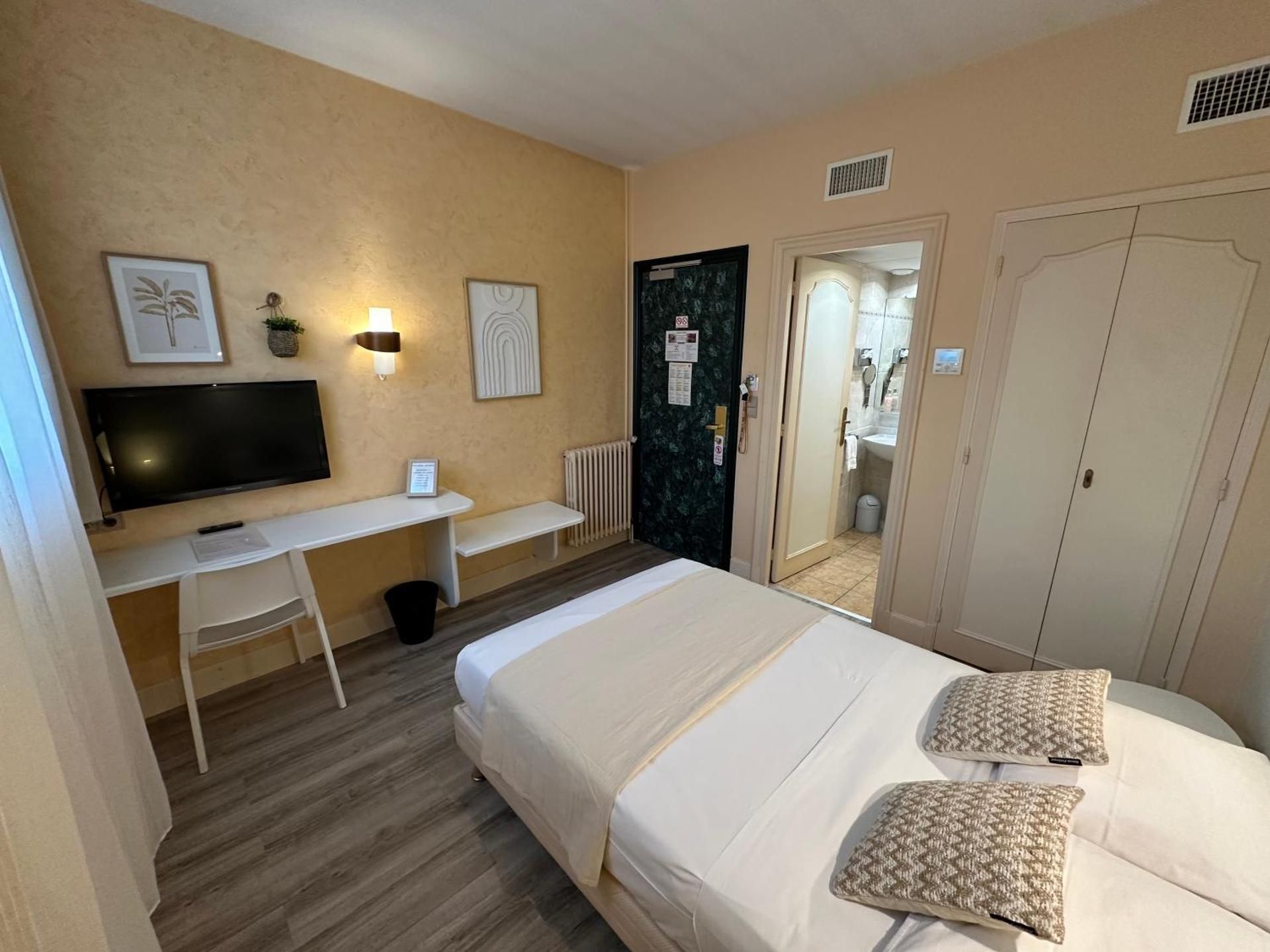 Classic Single Room
