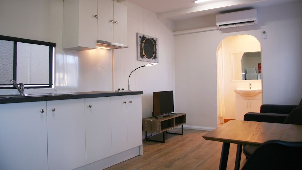 Beauty Point Tourist Park Garden Cottage Double 6