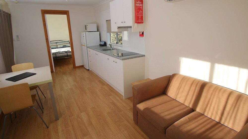 Beauty Point Tourist Park Garden Cottage Double 5