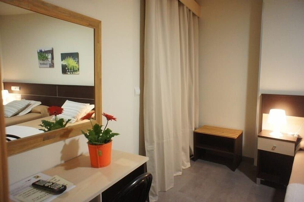 Hotel MR Standard Room 11