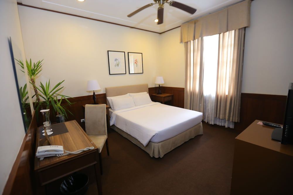 Casa Vallejo Hotel Baguio Honeymoon Air Conditioned Room 3