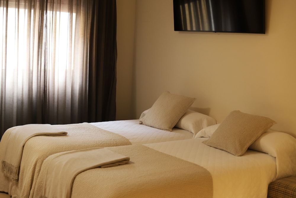 New Hotel Colón Family Room (2 adults + 2 children )