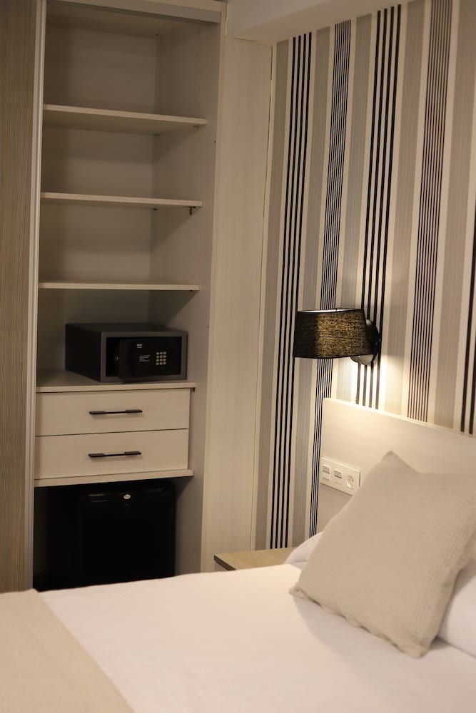 New Hotel Colón Double Room 5