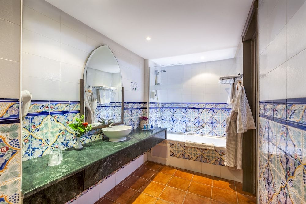 TUI SUNEO Royal Kenz Standard Double Room, Pool View 4