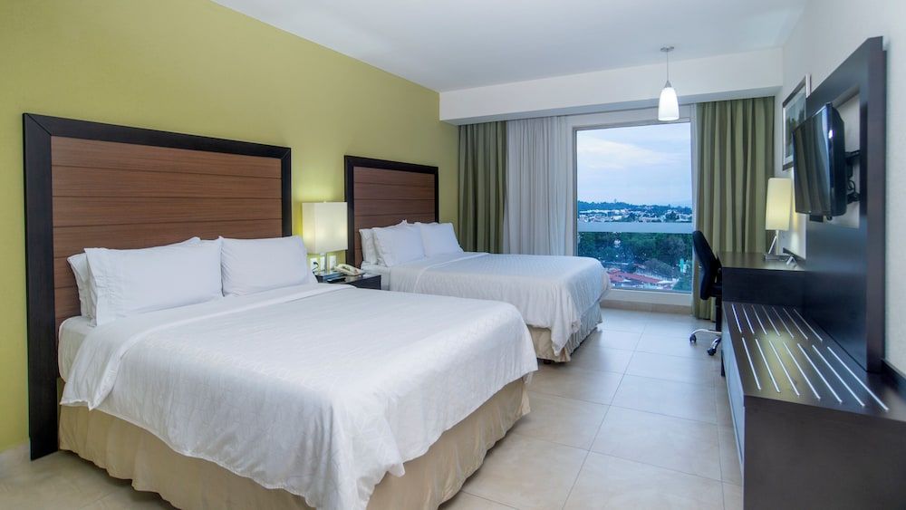 Holiday Inn Express Xalapa by IHG Standard Room, 2 Queen Beds, Accessible 2