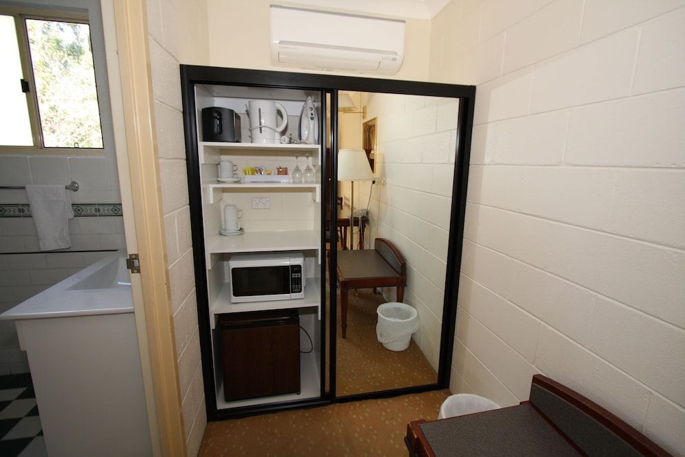 Picton Valley Motel Standard Queen Room 5