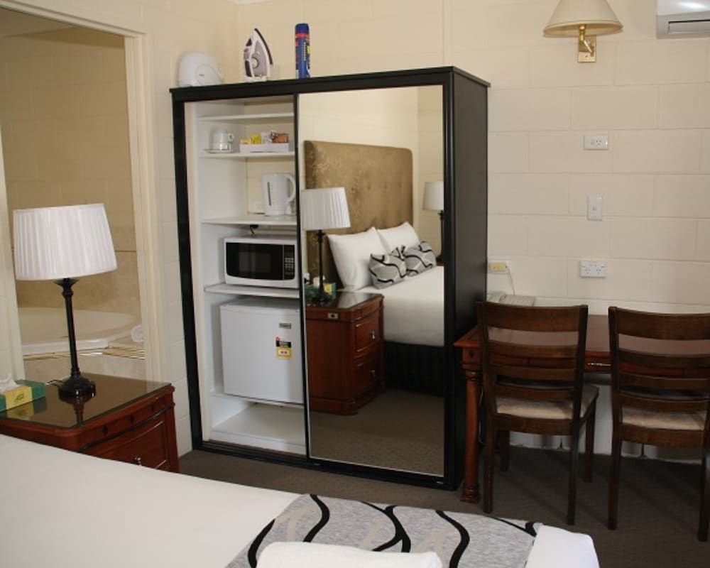 Picton Valley Motel Deluxe King Spa Room 7