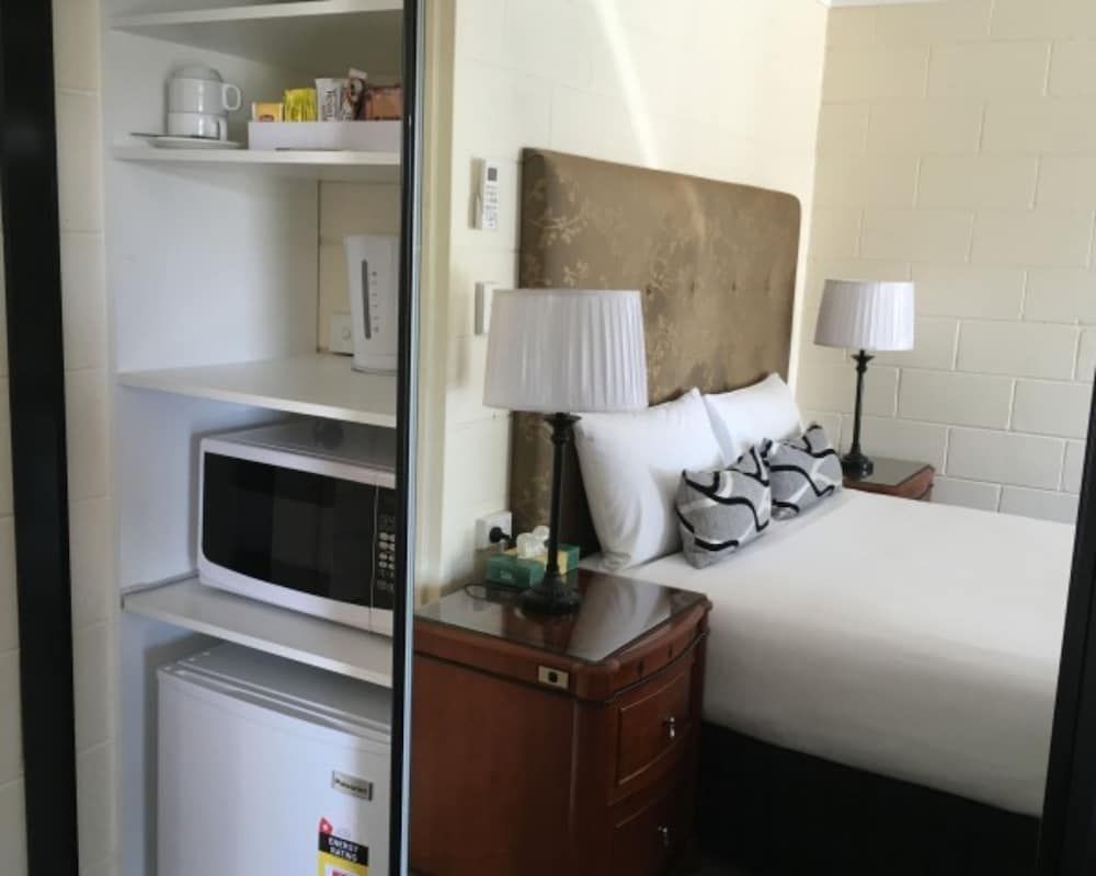 Picton Valley Motel Deluxe King Spa Room 6