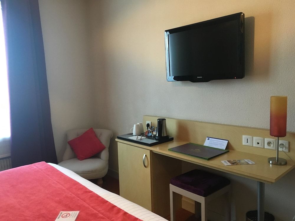 Best Western Le Vinci Loire Valley Superior Room, 1 King Bed, Non Smoking 11