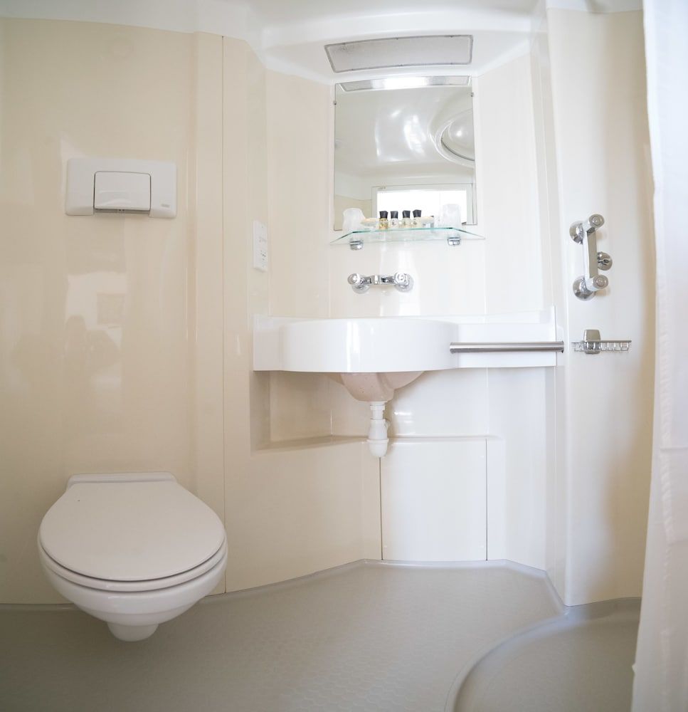 Camelot Castle Hotel Classic Twin Room with Sea View 4