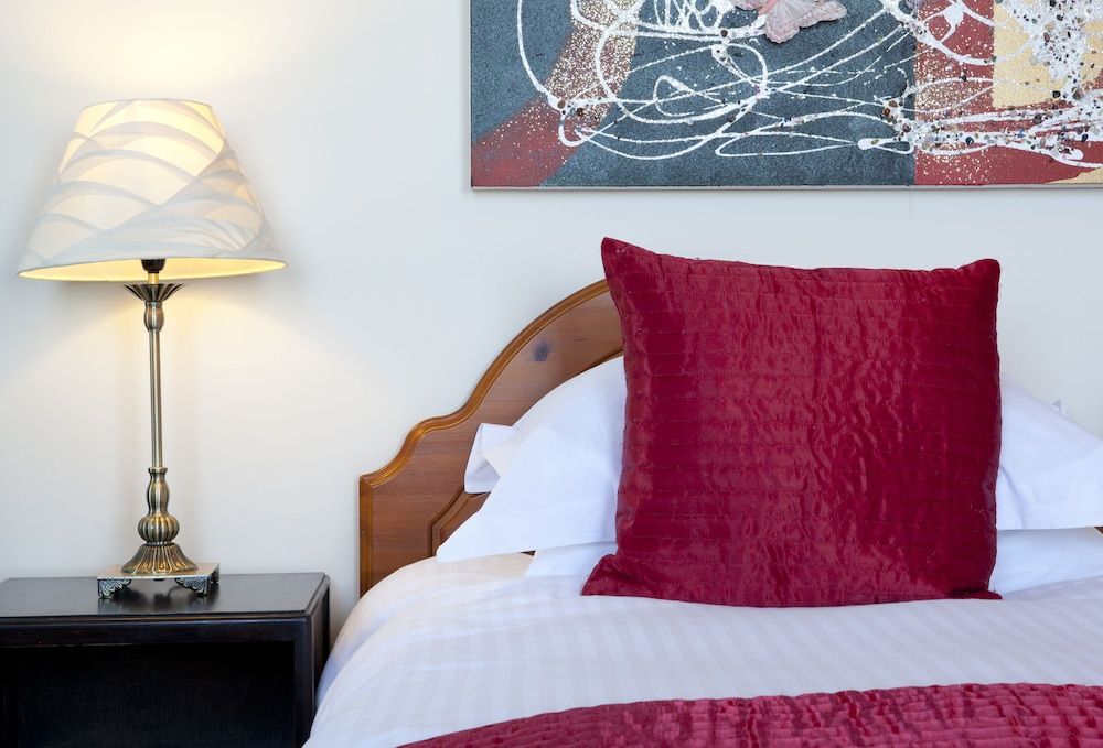 Camelot Castle Hotel Classic Twin Room with Sea View 2