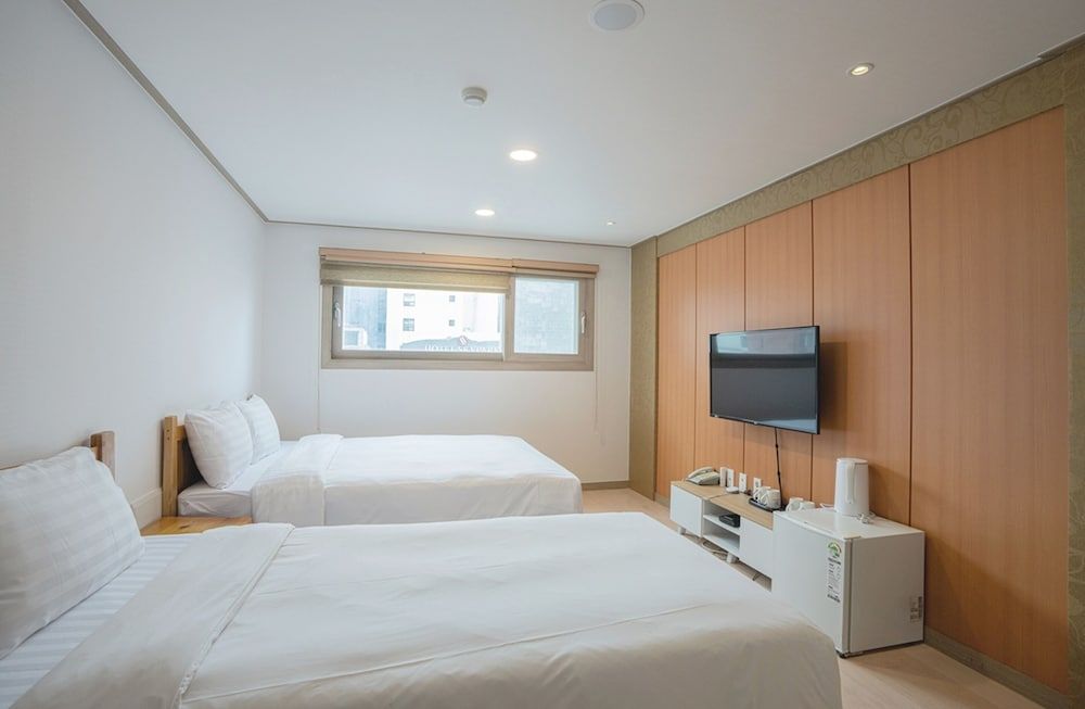 undefined J2 Family Hotel Jeju 9