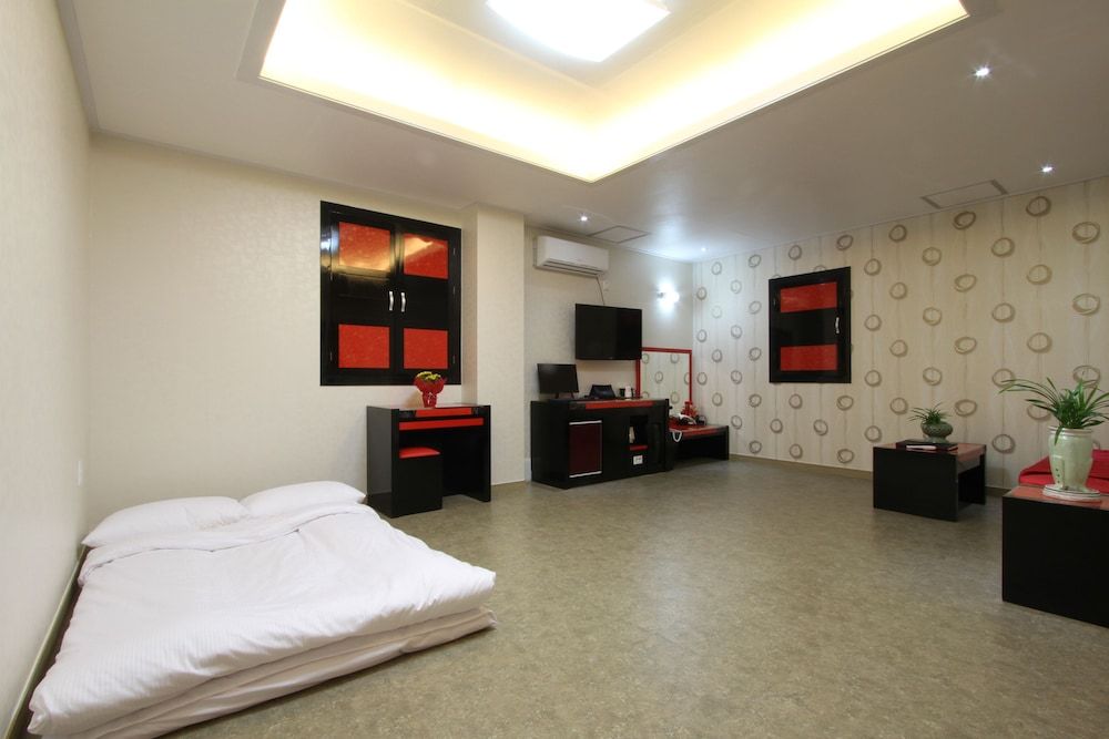 undefined Hotel JM 6