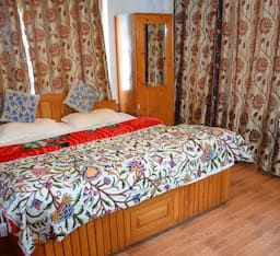 Hotel Palestine & Restaurant Deluxe Room 11