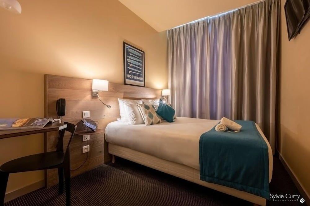 Classic Double Room (3ème étage / 3rd floor)