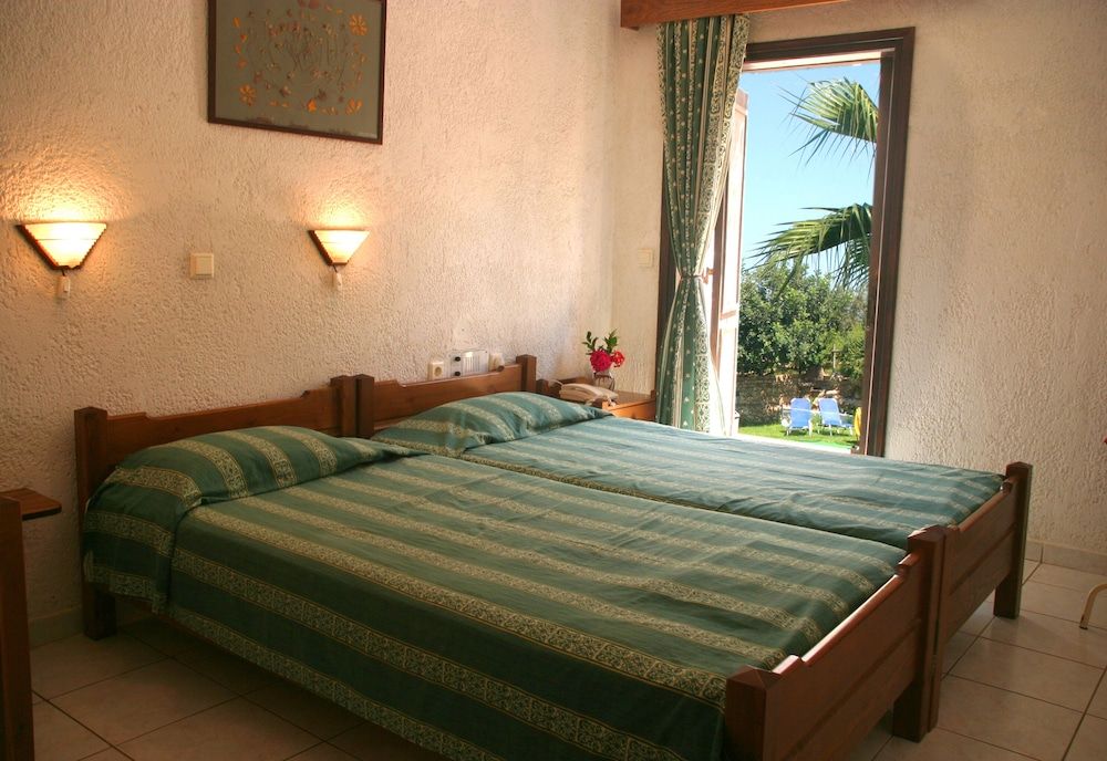 One Bedroom Apartment with Garden view